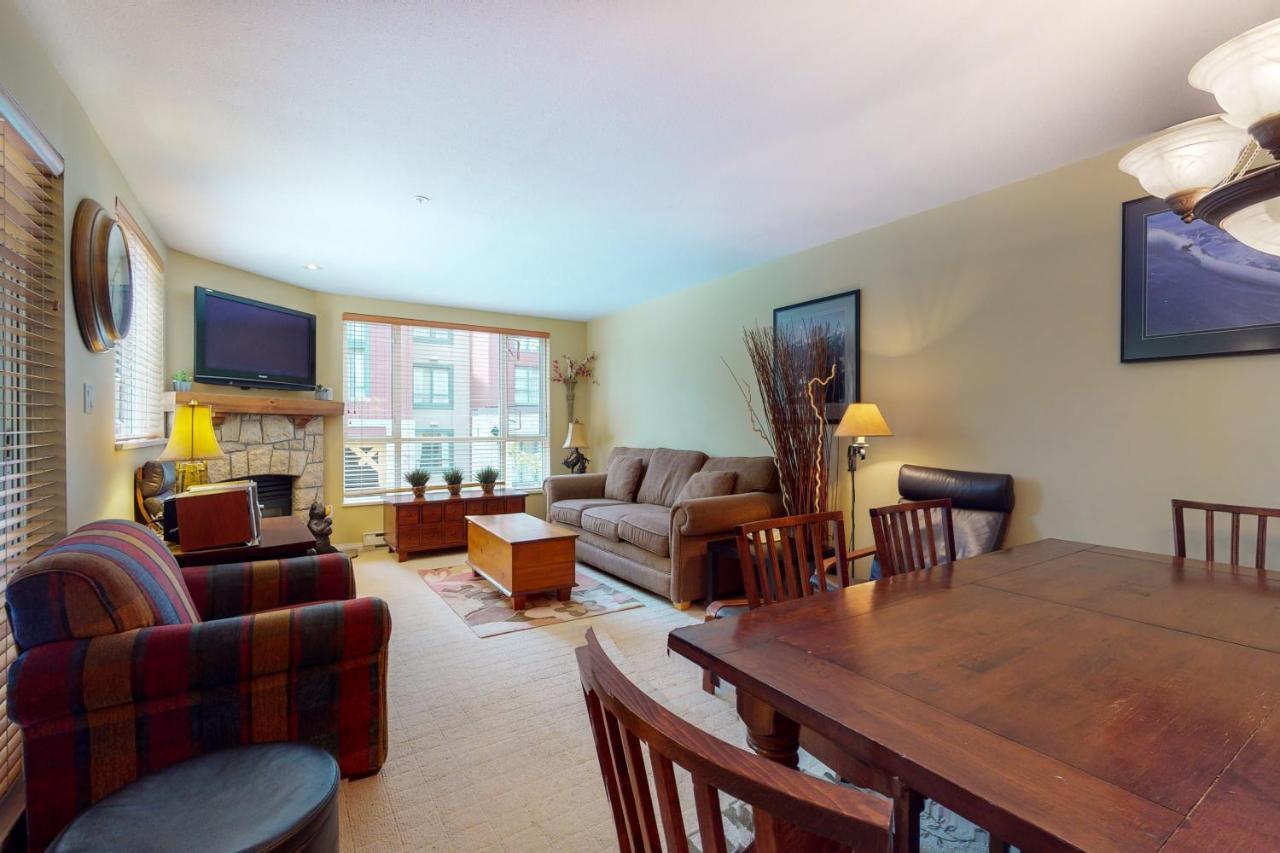 Town Plaza Suites Whistler Zimmer foto