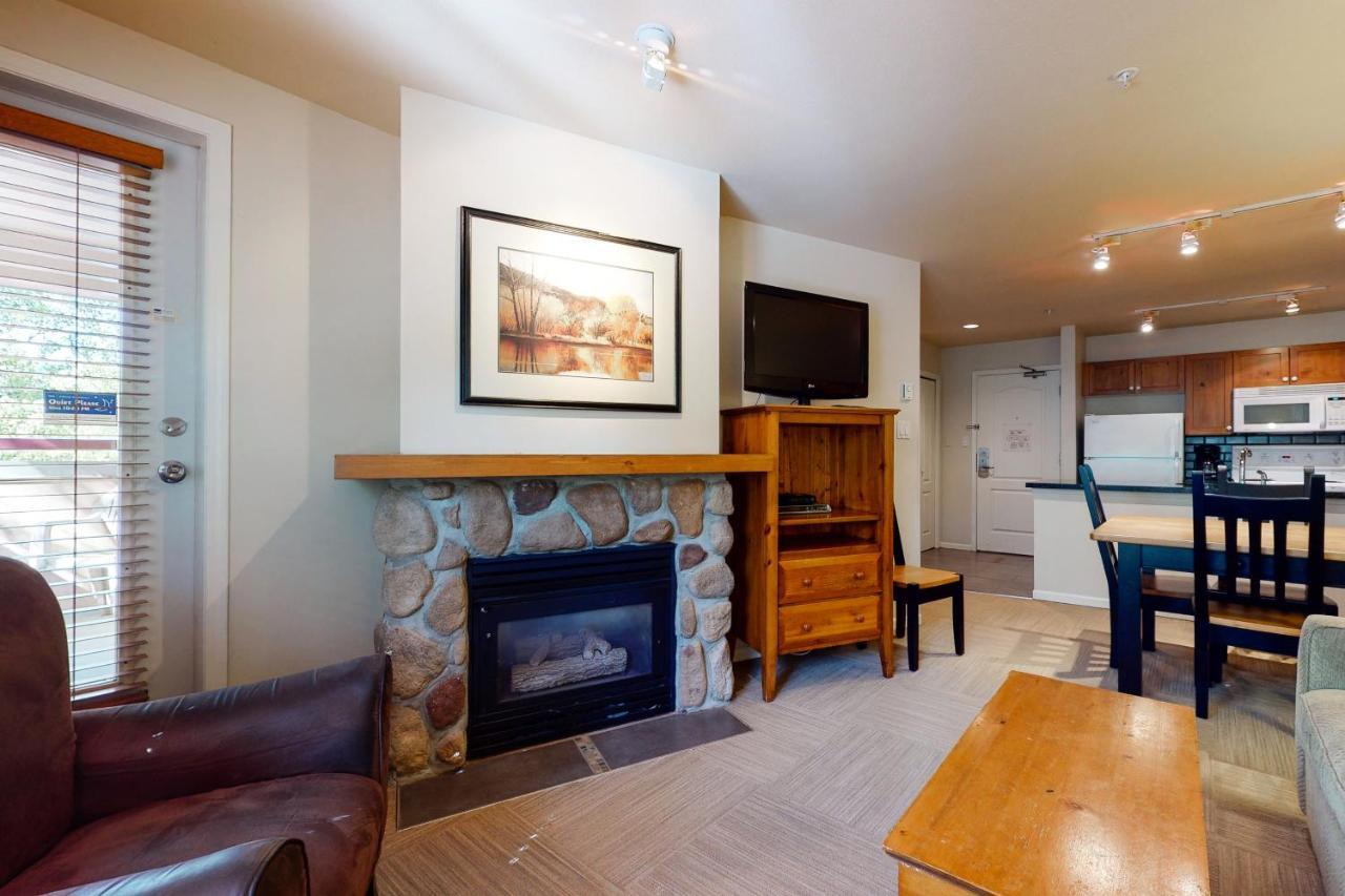 Town Plaza Suites Whistler Zimmer foto