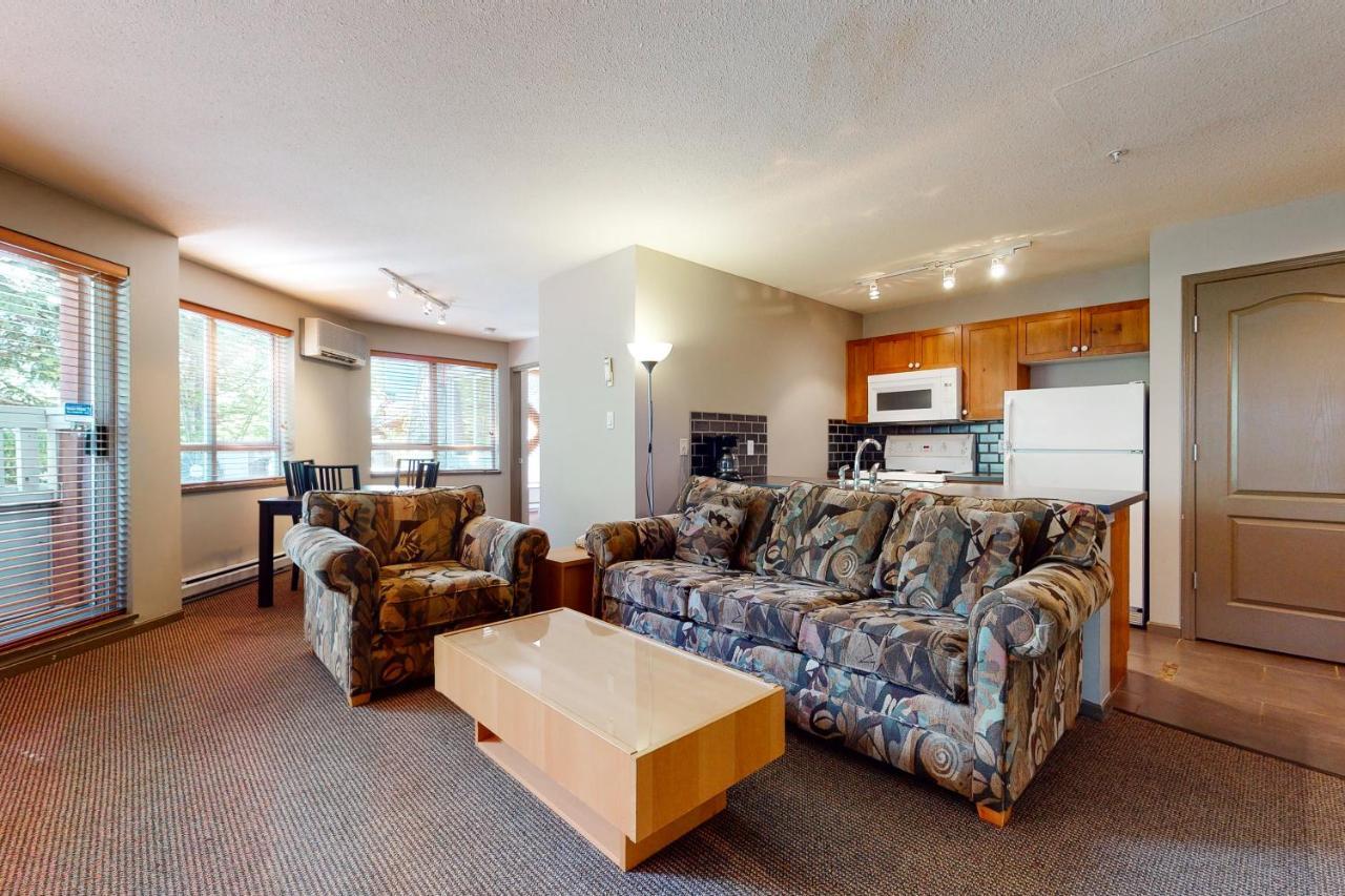 Town Plaza Suites Whistler Zimmer foto