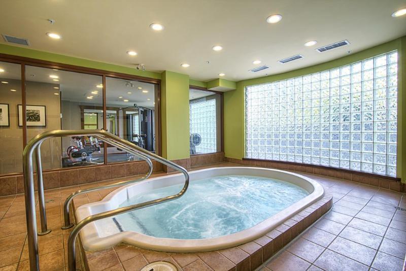 Town Plaza Suites Whistler Exterior foto