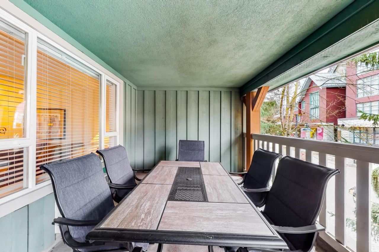 Town Plaza Suites Whistler Zimmer foto