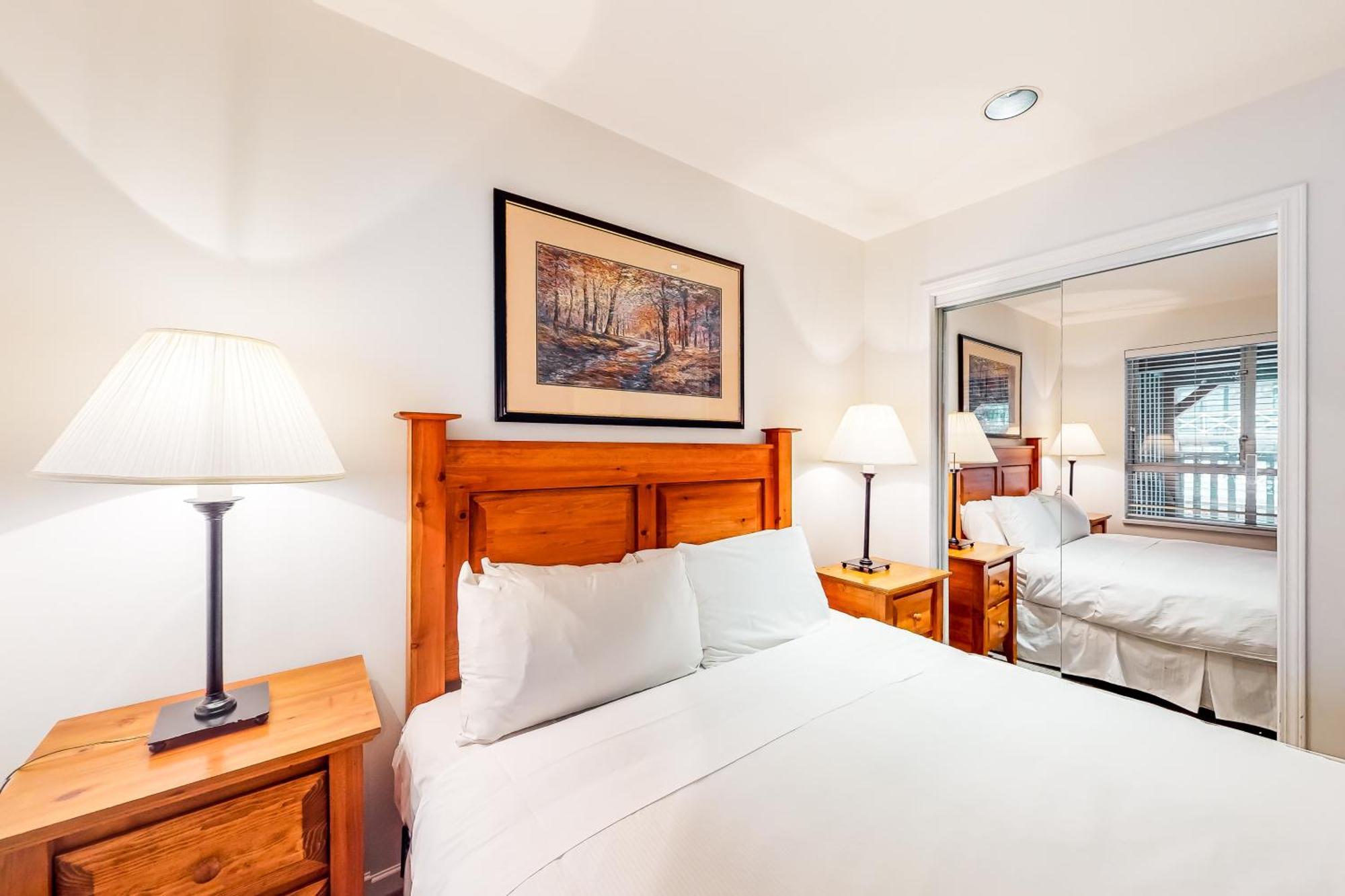 Town Plaza Suites Whistler Zimmer foto
