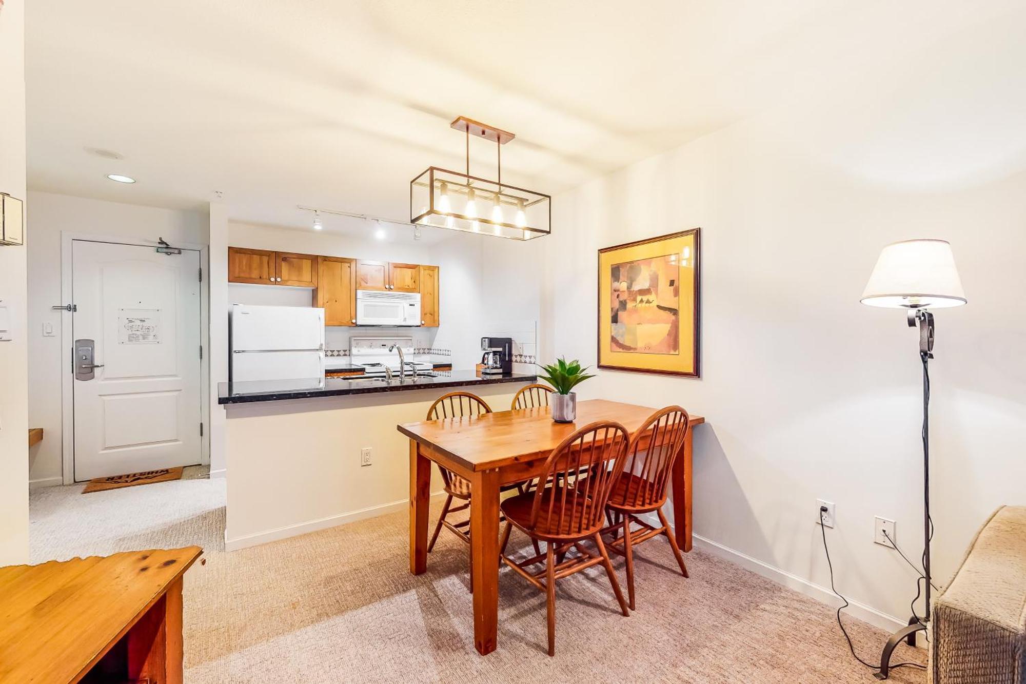 Town Plaza Suites Whistler Zimmer foto
