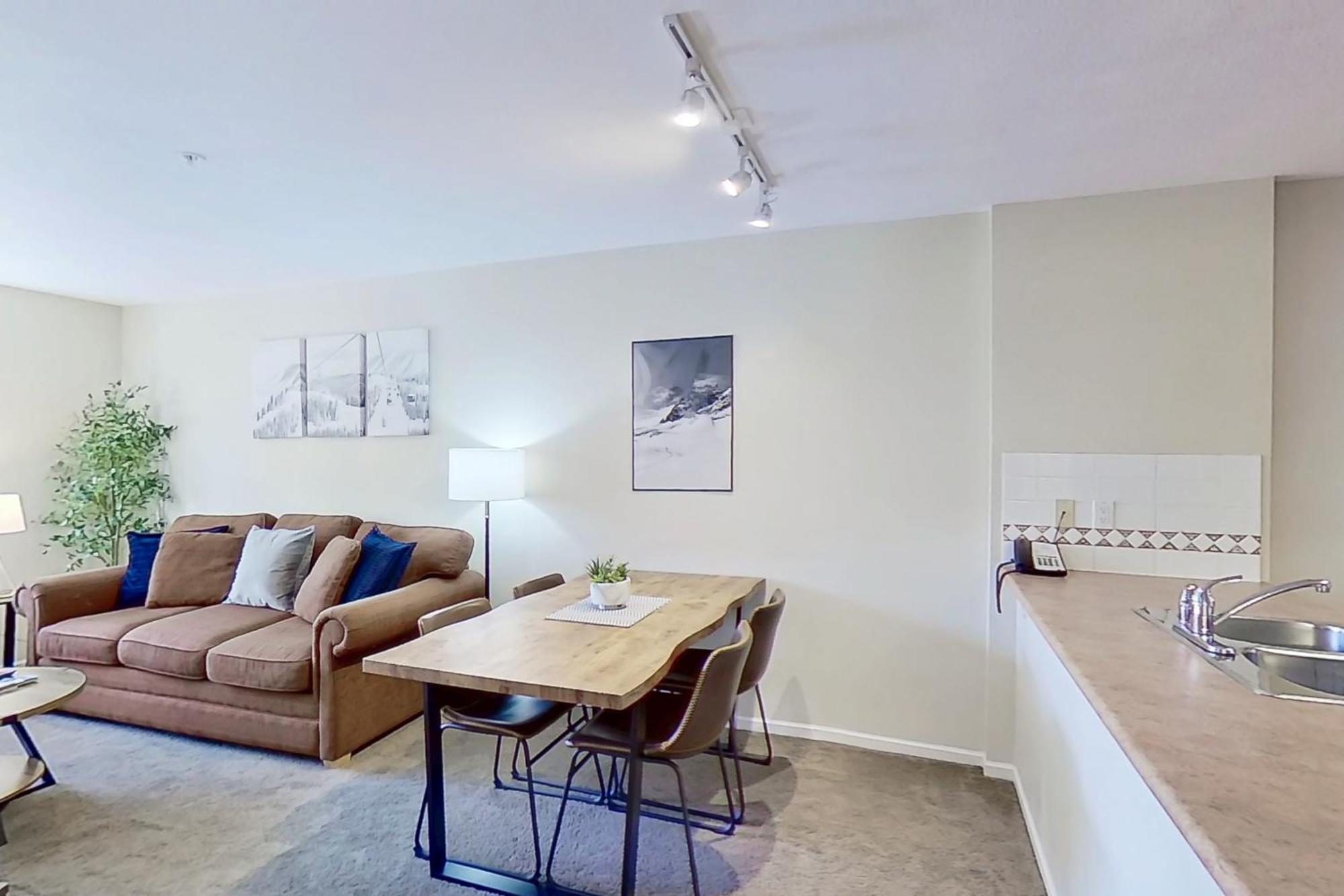 Town Plaza Suites Whistler Zimmer foto