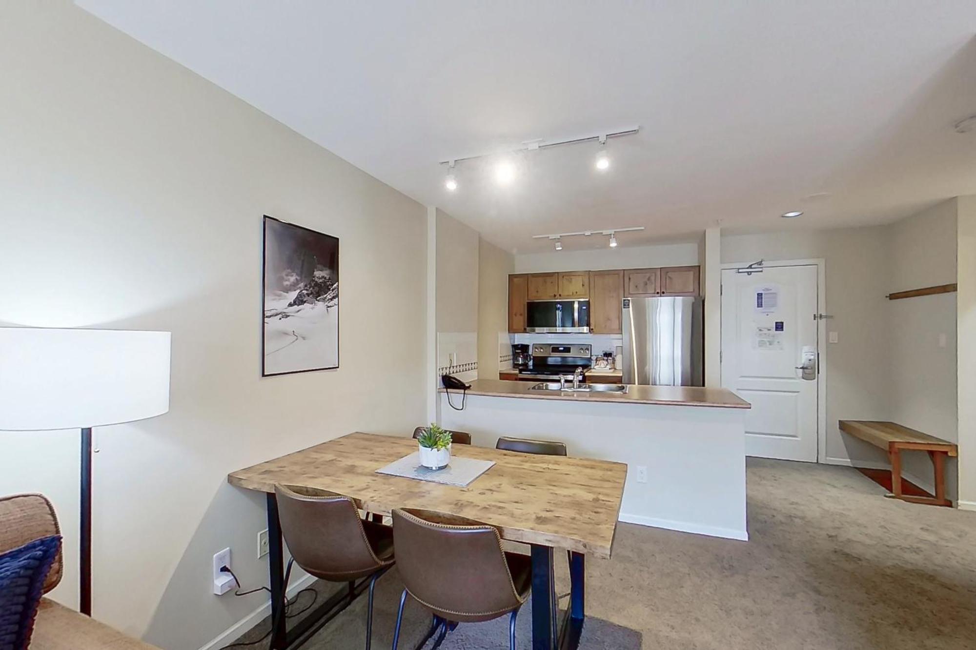 Town Plaza Suites Whistler Zimmer foto